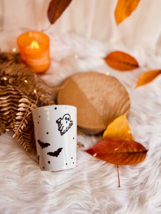 Baf! Užijte si dnešní noc! 🍂🦇✨🍬🎭 #lasiiatecka #handmade #smallbusinesses #halloween #duch #autumn #podzim #coffee #tea...